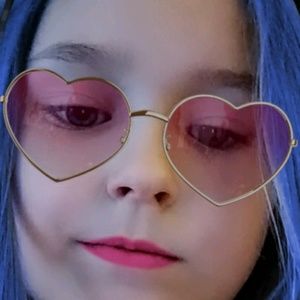 Meet your Posher, Joy